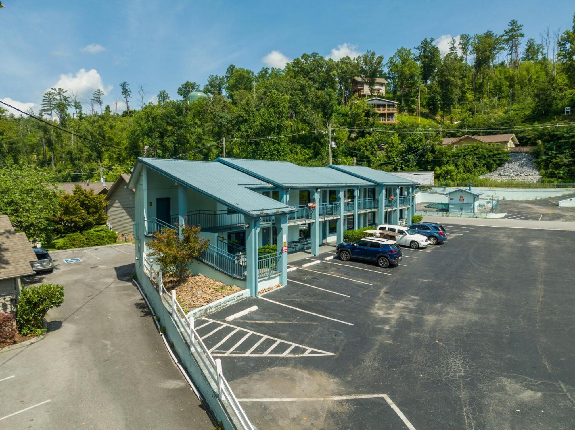 Country Town N' Suites Gatlinburg Zewnętrze zdjęcie