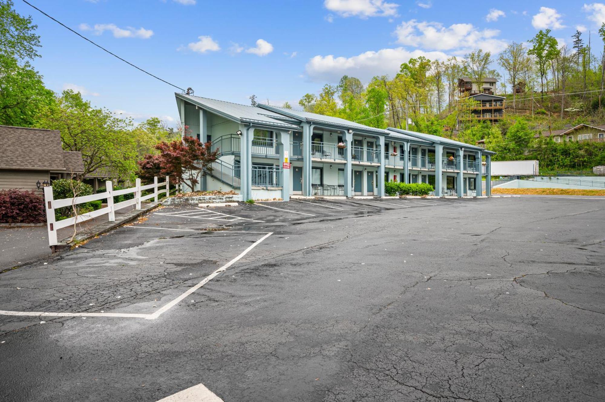 Country Town N' Suites Gatlinburg Zewnętrze zdjęcie